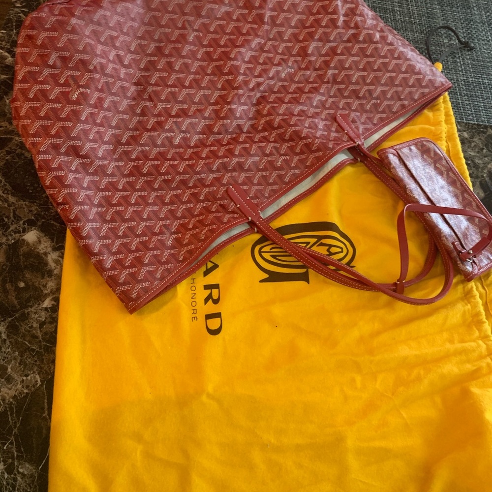 SOLD--Goyardine Saint Louis GM - Red / 🚫No Trades